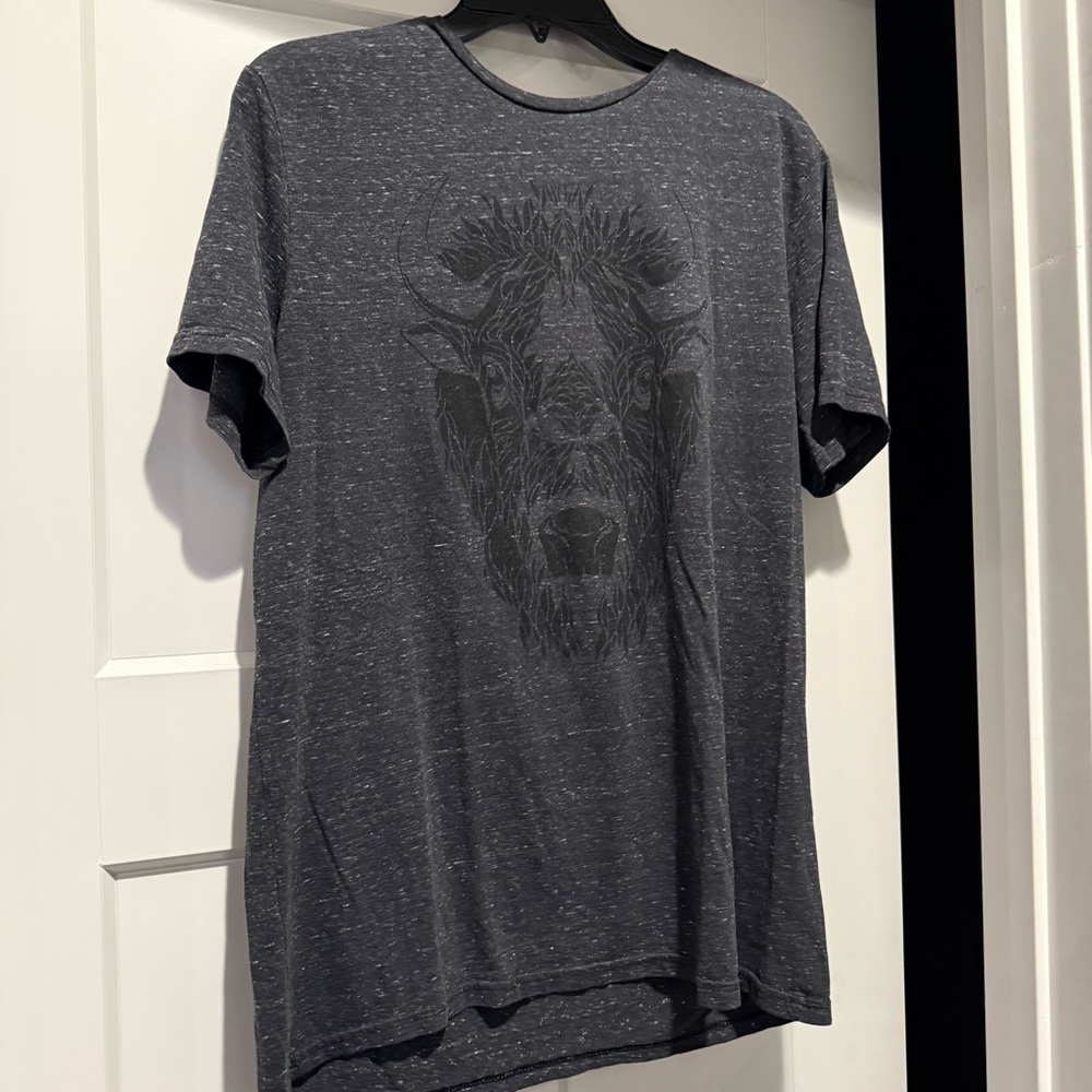 Mossimo Supply Co. Charcoal Bull Graphic Tee